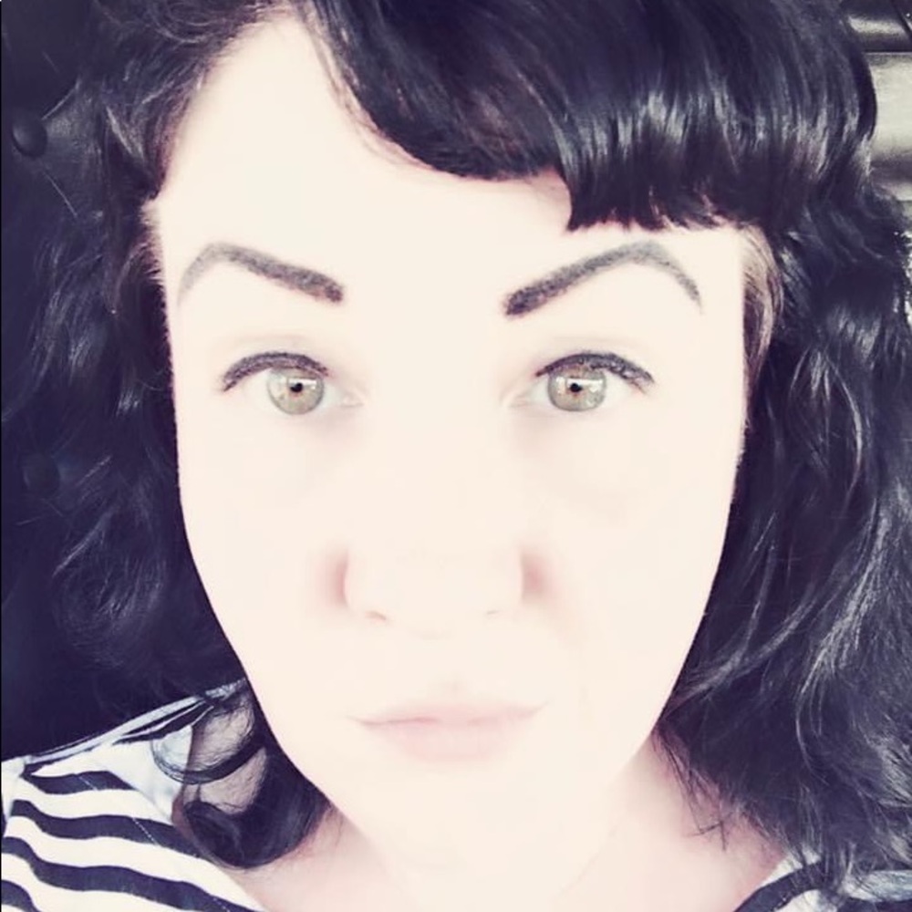 Meet your Posher, Dana